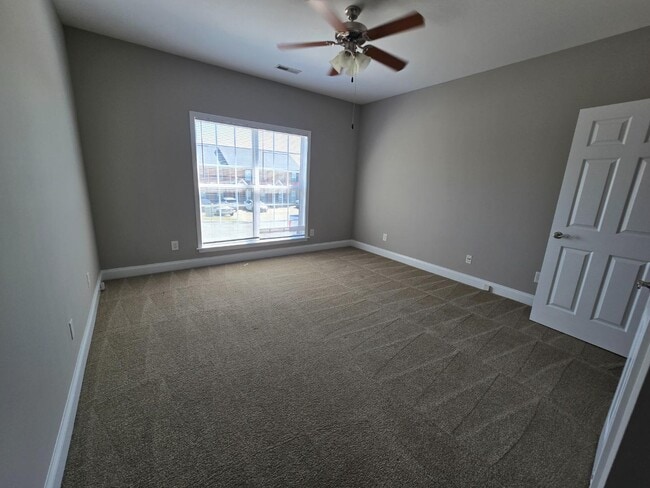 Building Photo - 716 Cobblestone Dr