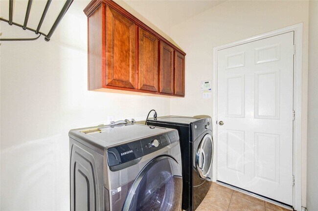 Building Photo - 5115 Trevors Trace Ln