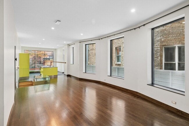 Building Photo - 44 E Cedar St