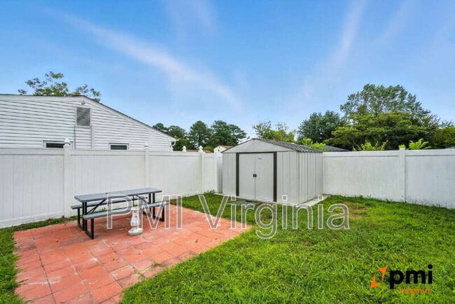 Building Photo - 3100 Kenelm Dr