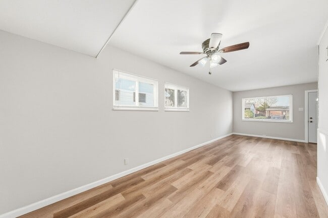 Building Photo - 133 Perthshire Rd