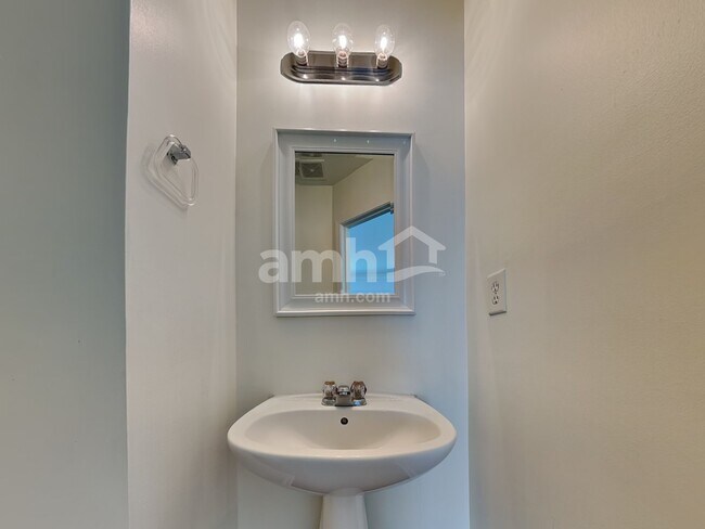 Building Photo - 130 Nevis Ln