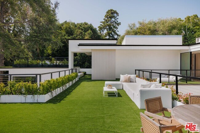 Building Photo - 260 S Canyon View Dr