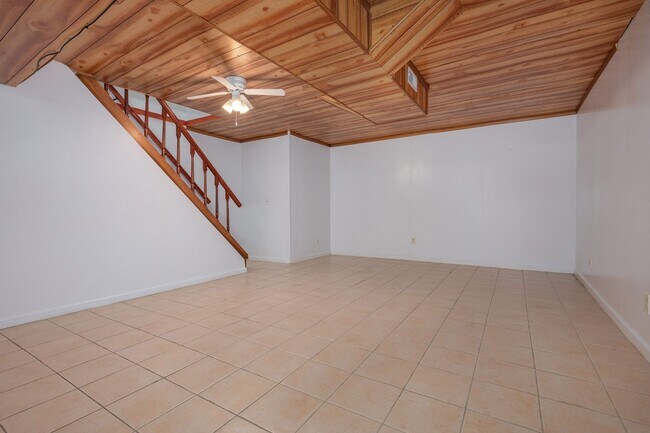 Building Photo - 3 Bedrooms with Full Basement on Corner Lot!