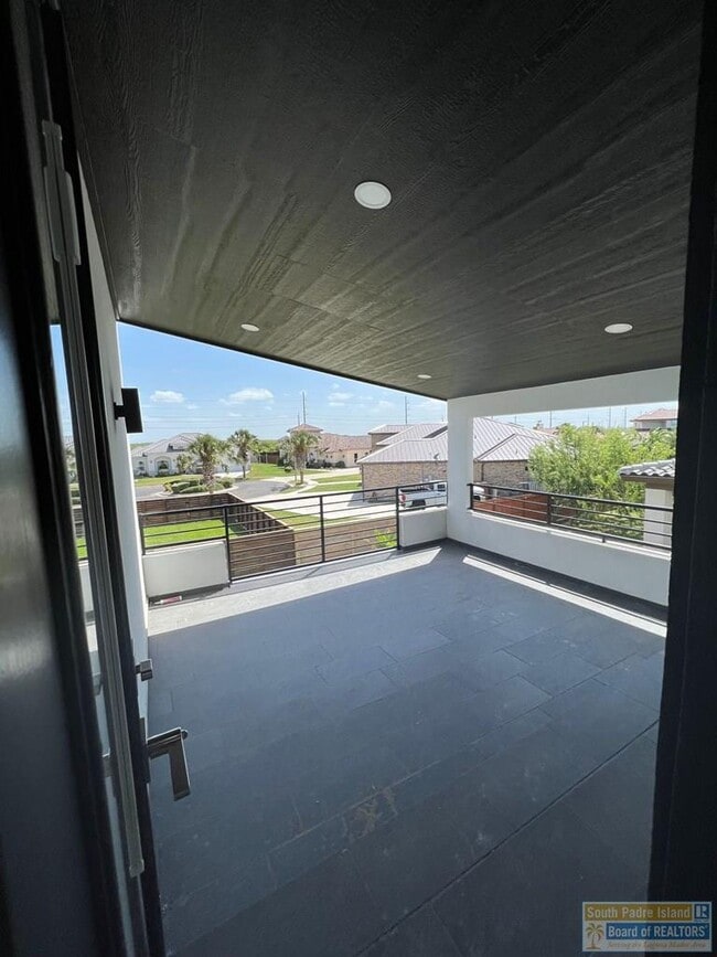 Building Photo - 154 Oleander Dr