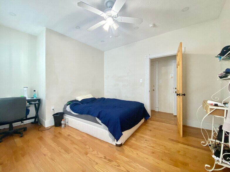 Building Photo - 190 Highland St