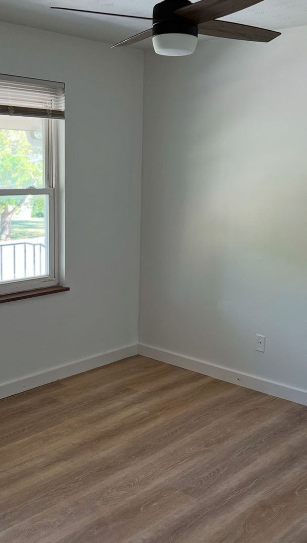 Building Photo - Knoxville 37920 - 2 bedroom, 1 bath Apartment - Text Tara Hayes (865) 242-8010 - Visit REARENT.CO...