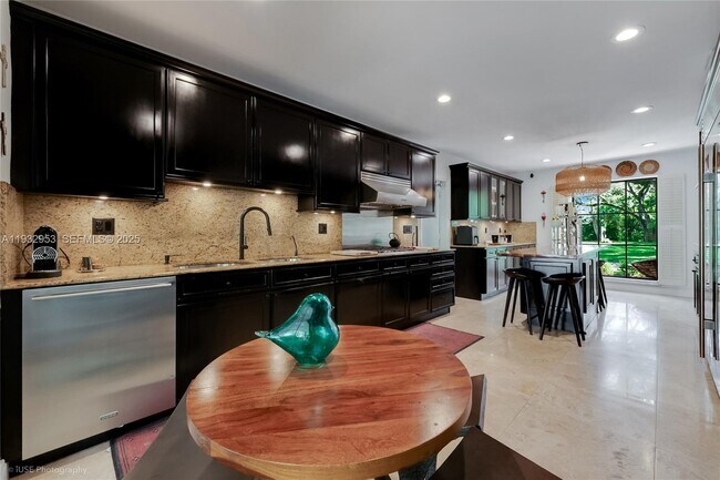 Building Photo - 10700 Old Cutler Rd