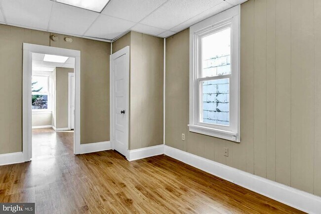 Building Photo - 3 Bedroom in South Harrisburg
