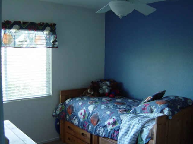 Building Photo - 11595 Compass Point Dr N