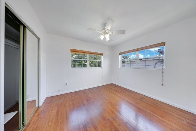 Building Photo - 13521 S Biscayne River Dr