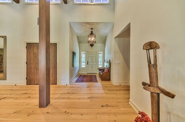 Building Photo - Luxury Living in Corral de Tierra!