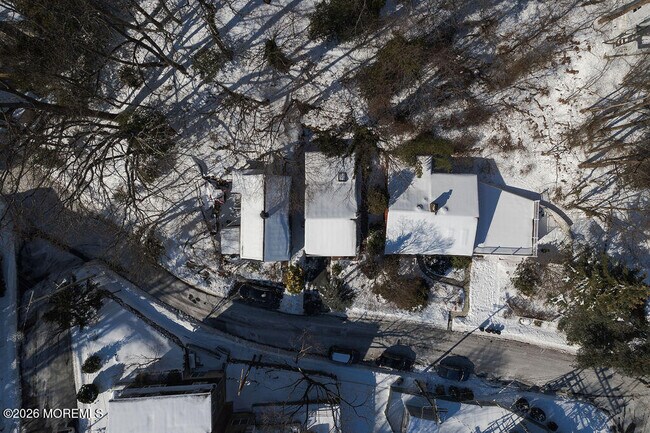 Building Photo - 94 Valley Ave