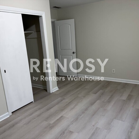 Building Photo - 3086 Jett Dr