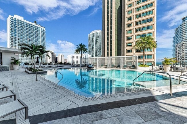 Building Photo - 275 1st Ave S