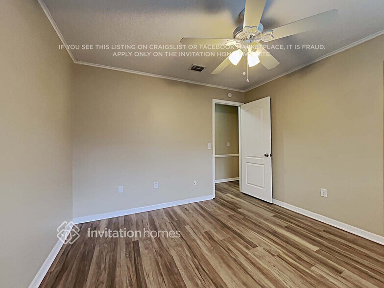 Building Photo - 513 Applewood Ave