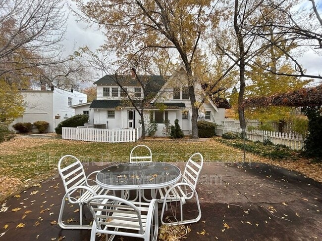 Building Photo - 901 Walker Ave