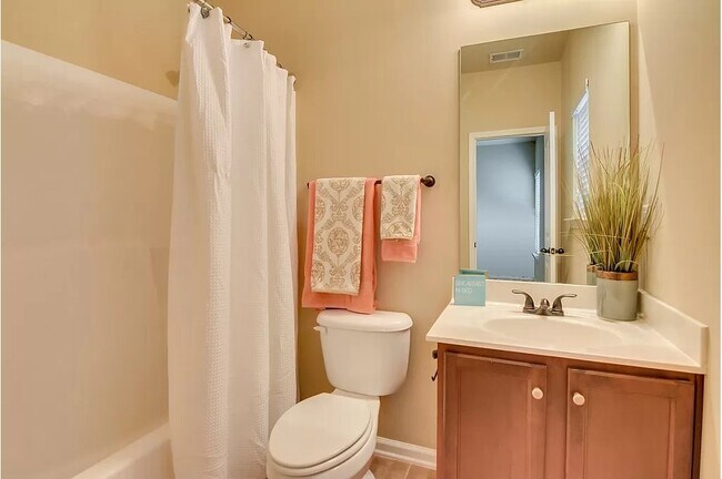 Building Photo - 151 Seaton Ave