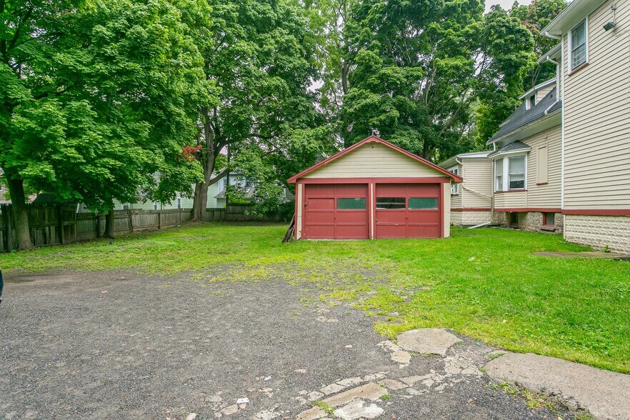 Building Photo - 4 Carroll Pl