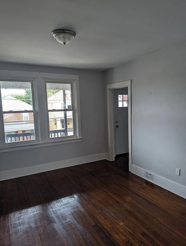 Building Photo - Available 8/7/26 – Charming 3 Bedroom Home in Brookline | $1,650/Month