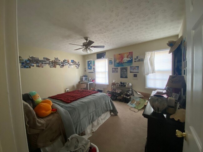 Building Photo - 2 Bed 2.5 Bath Condo