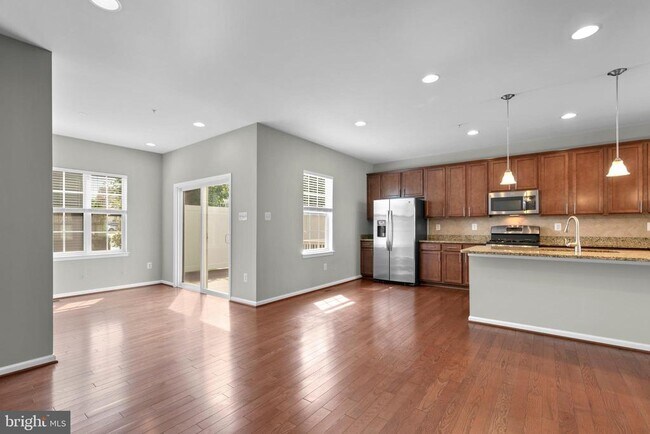 Building Photo - 6704 Saw Mill Ct