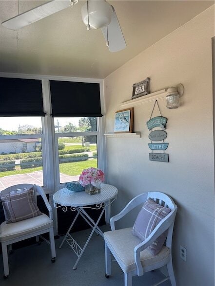 Building Photo - 16 Vista Palm Ln