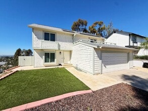 Building Photo - Stunningly Upgraded 3 Bed/2.5 Bath Home