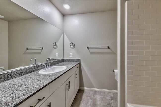Building Photo - 3939 Lambent Ave