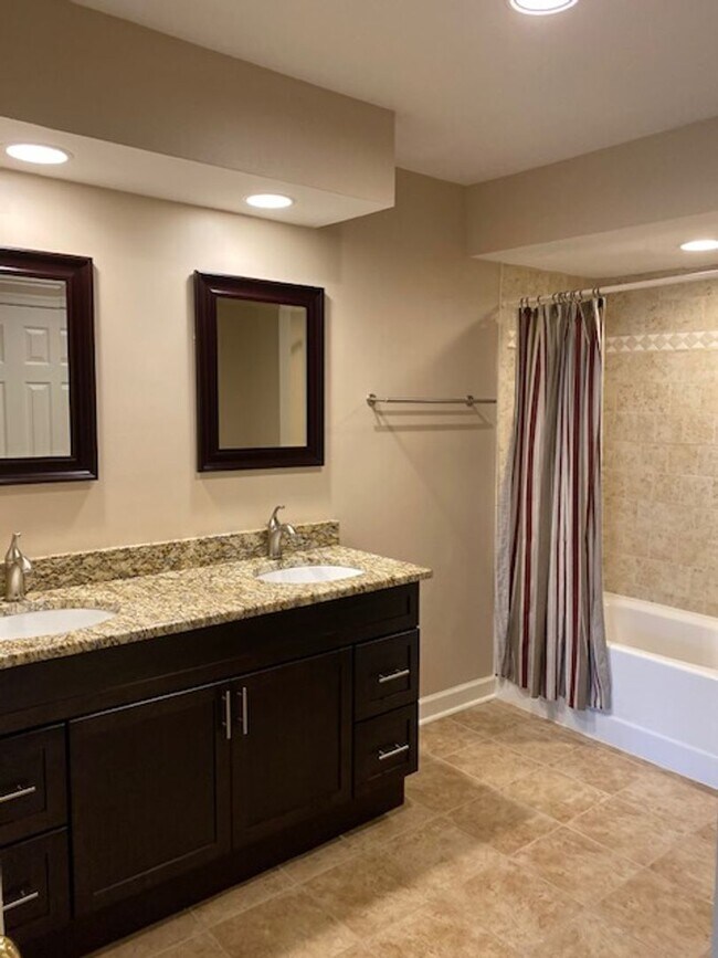 Building Photo - Spacious Chapel Hill Living with Resort-St...