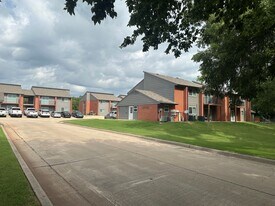 Building Photo - Country Grove Apartments