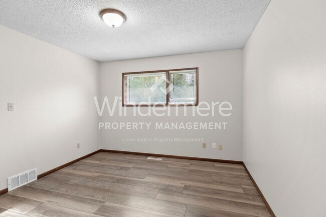 Building Photo - 822-824 N Wilbur Rd