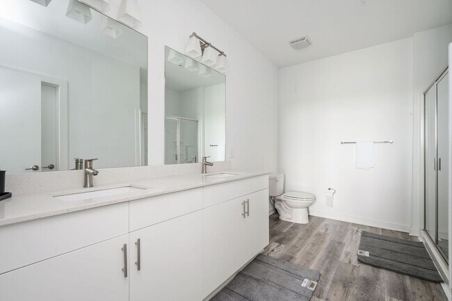 Building Photo - 542 Boulevard NE