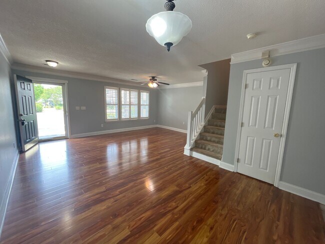 Building Photo - Pristine 2Br 2.5Ba in Persimmon Hill