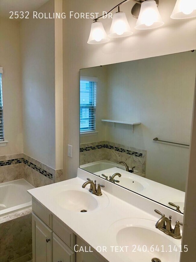 Building Photo - 2532 Rolling Forest Dr
