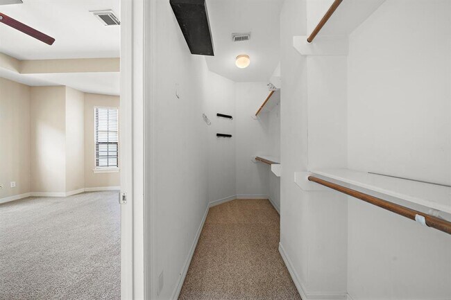 Building Photo - 5319 Nolda St