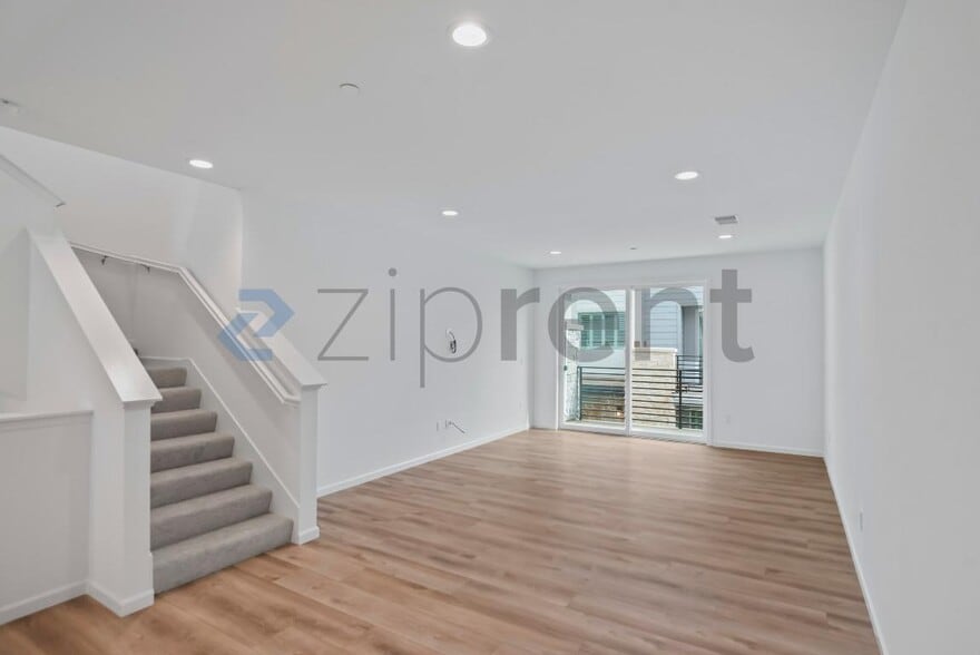 Building Photo - 6165 Raven Ave