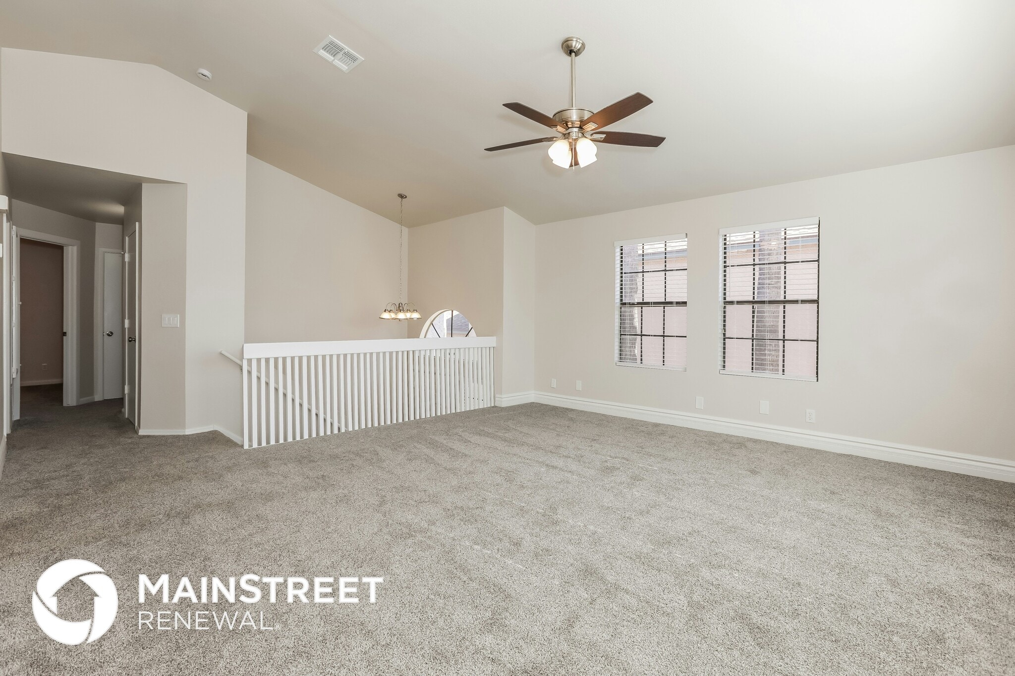 Building Photo - 921 S Val Vista Dr