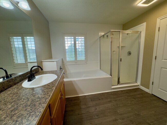 Building Photo - 634 E 60 S