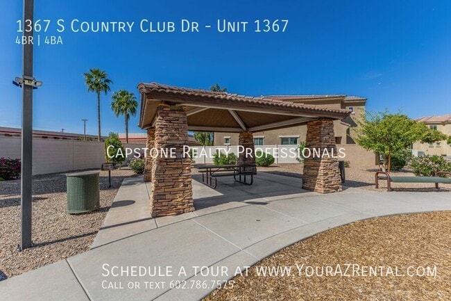 Building Photo - 1367 S Country Club Dr