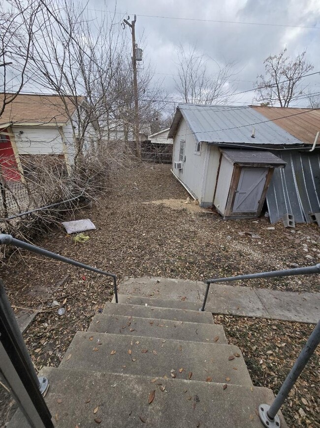 Building Photo - 1339 W Hollywood Ave