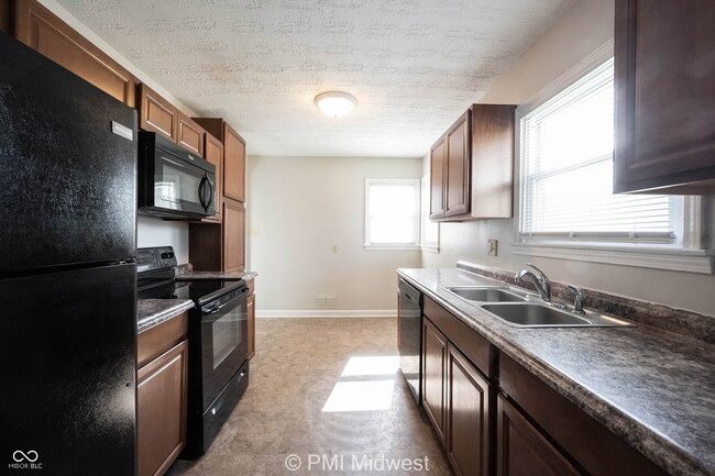 Building Photo - 1716 E 46th St