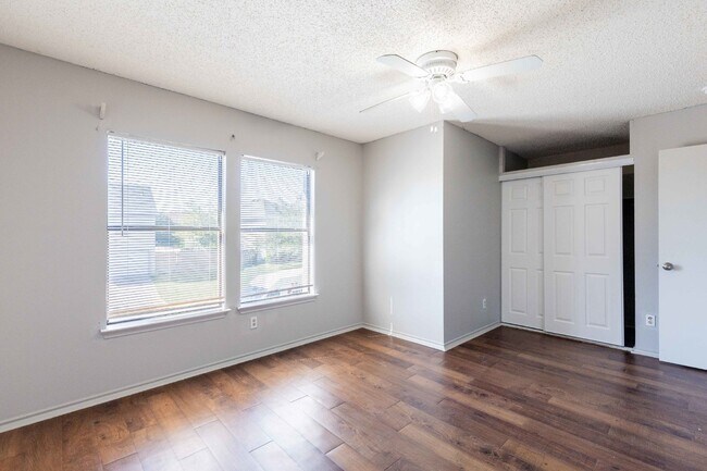 Building Photo - 8423 Parry Path