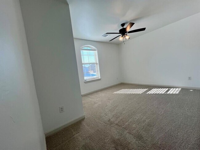 Building Photo - 9333 SW 42nd St