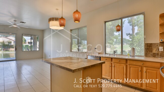 Building Photo - 836 W Aloe Pl
