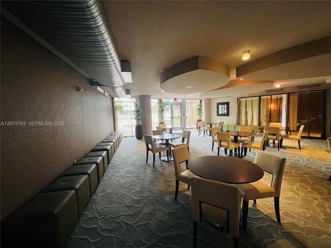 Building Photo - 2681 N Flamingo Rd