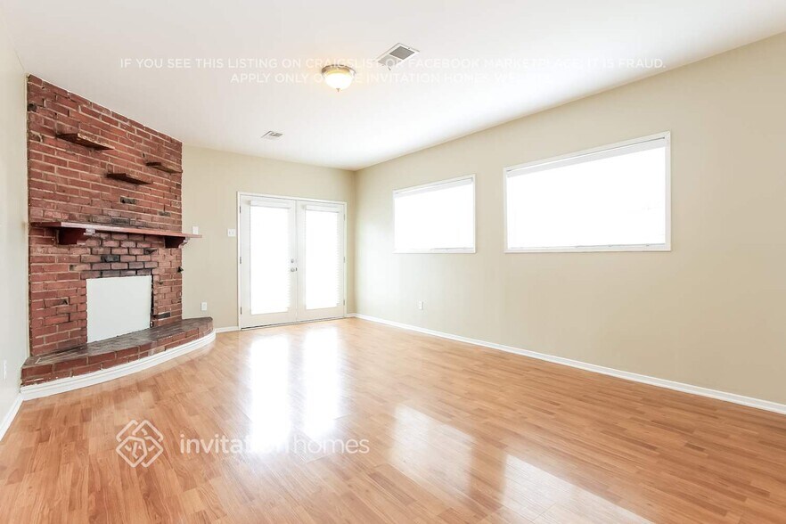 Building Photo - 8440 Hazeltine Ave