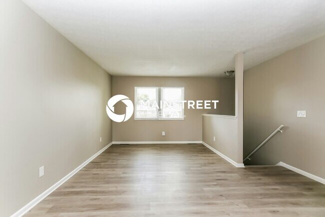 Building Photo - 3 Bedroom Pet-Friendly Home in Columbus, OH with Main Street Renewal