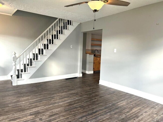 Building Photo - 636 Lisbon St