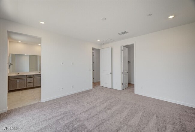 Building Photo - 2544 Vandra St